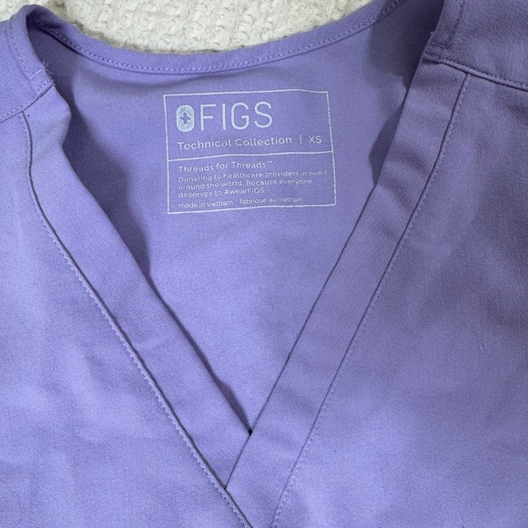 FIGS XS SET IN LAVENDER - Picture 5 of 6